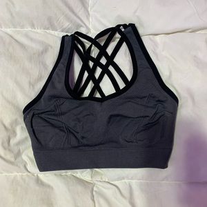 Grey sports bra. never worn.Women’s small